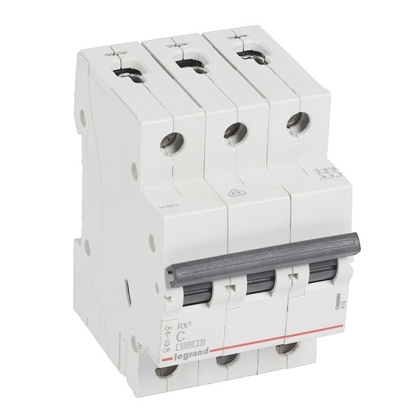 Kismegszakító 3C 32A 6kA (motorvédő)