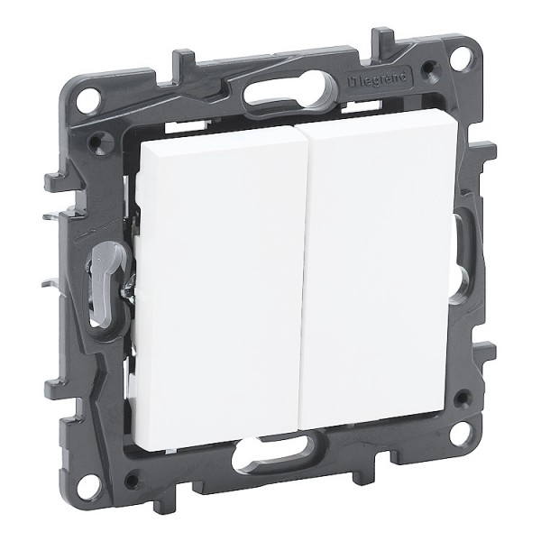 Kapcsoló s csillár fehér