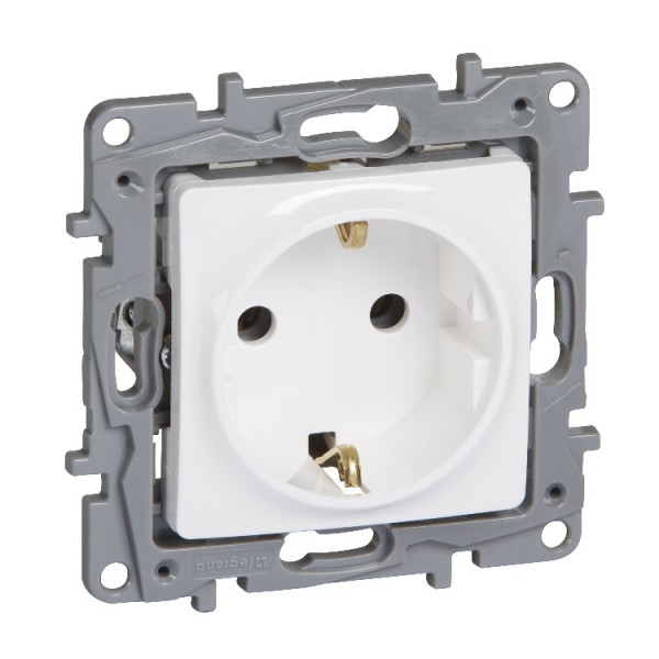 Dugalj s 2p+f csavaros bekötés fehér