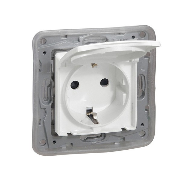 Dugalj s 2p+f fehér IP44